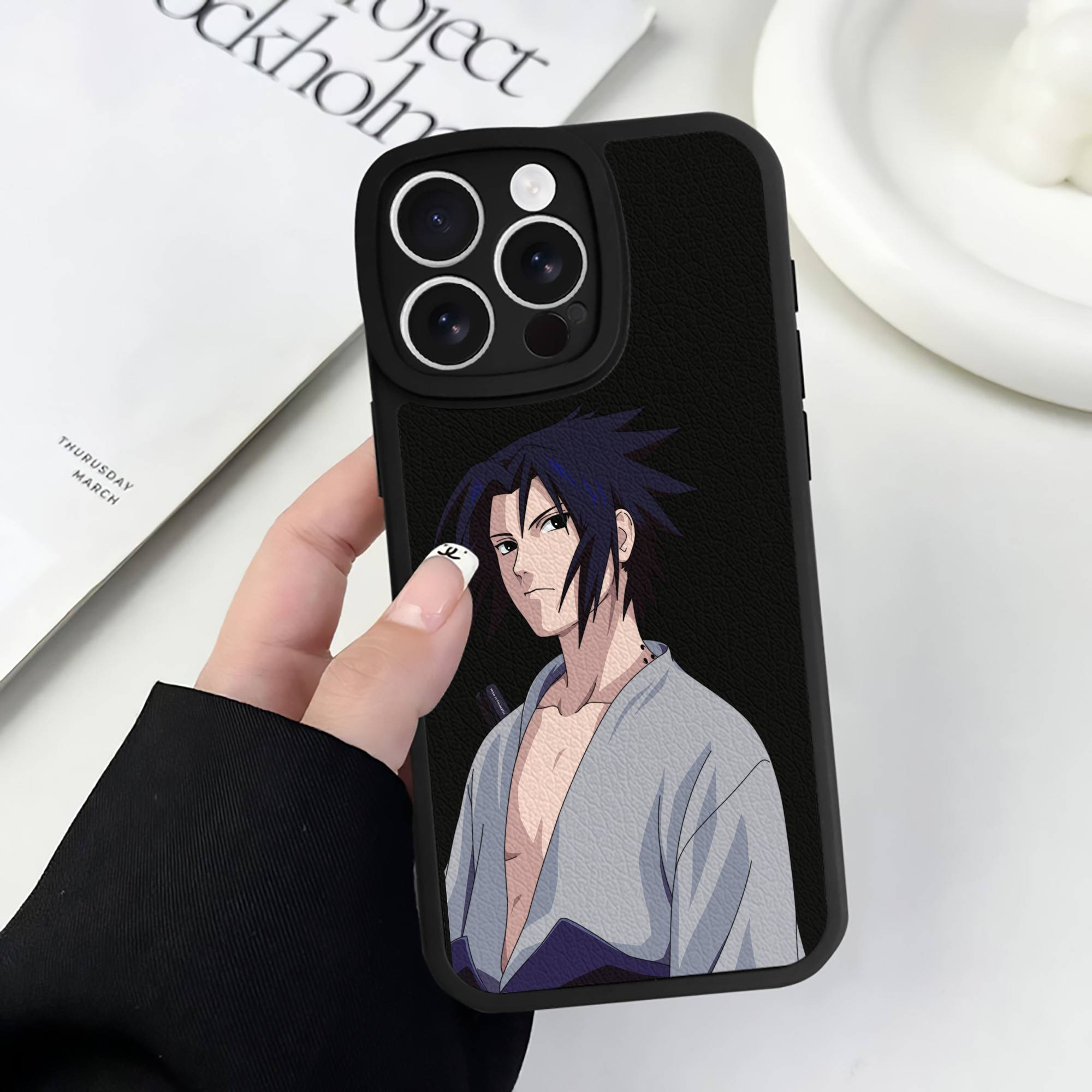 （画像用） NARUTO -ナルト- うちは サスケ Uchiha Sasuke 【iPhone 16シリーズ対応】シリコンスマホケース（レザー調） 材質：シリコン